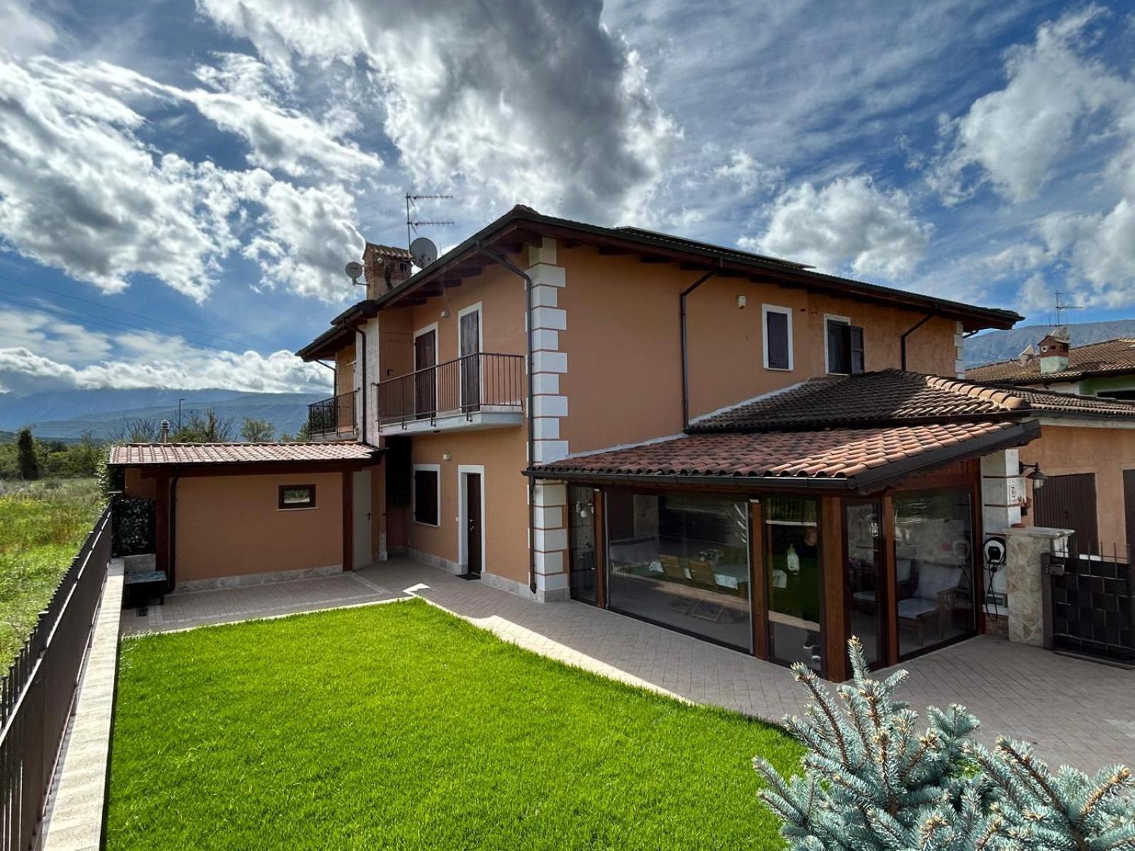 Casa Vacanze Boutique House Casa Mimo San Demetrio ne' Vestini Exteriör bild